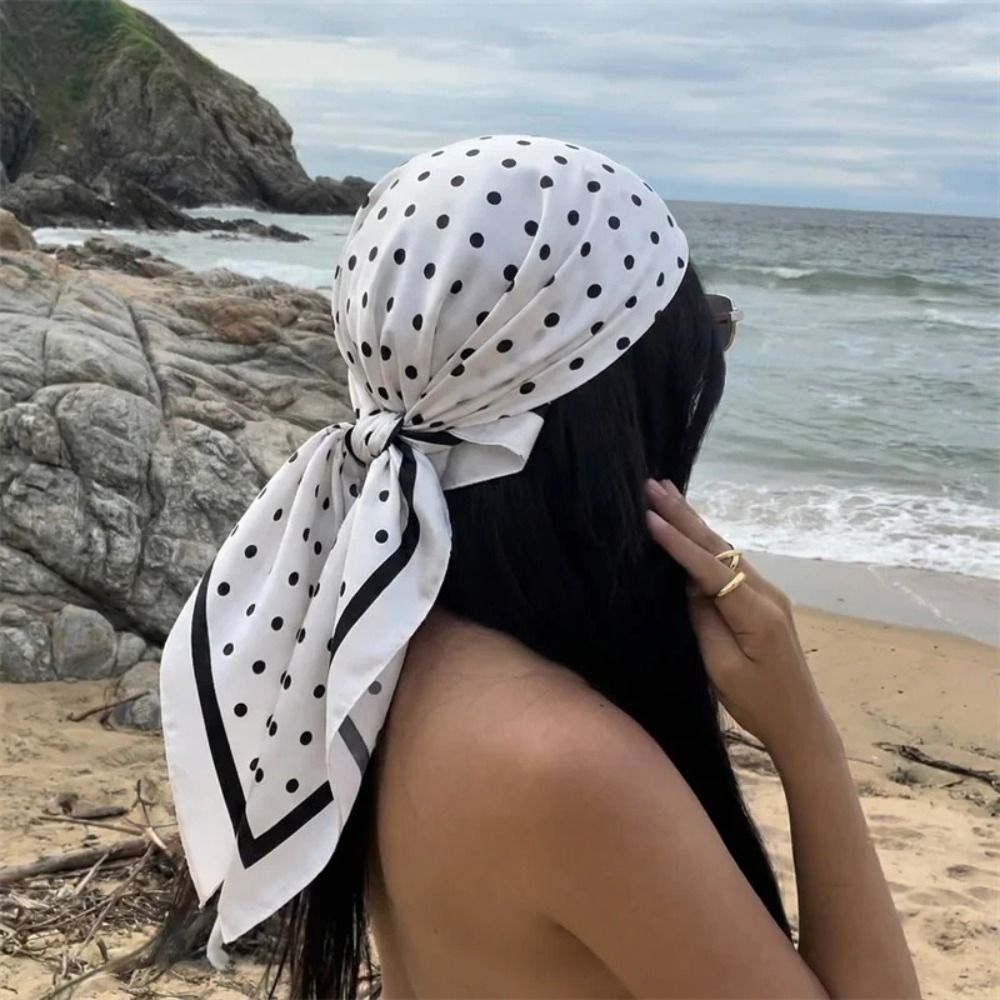 Foulard carré rétro imprimé à  - Women'S Korean Accessories avis et prix