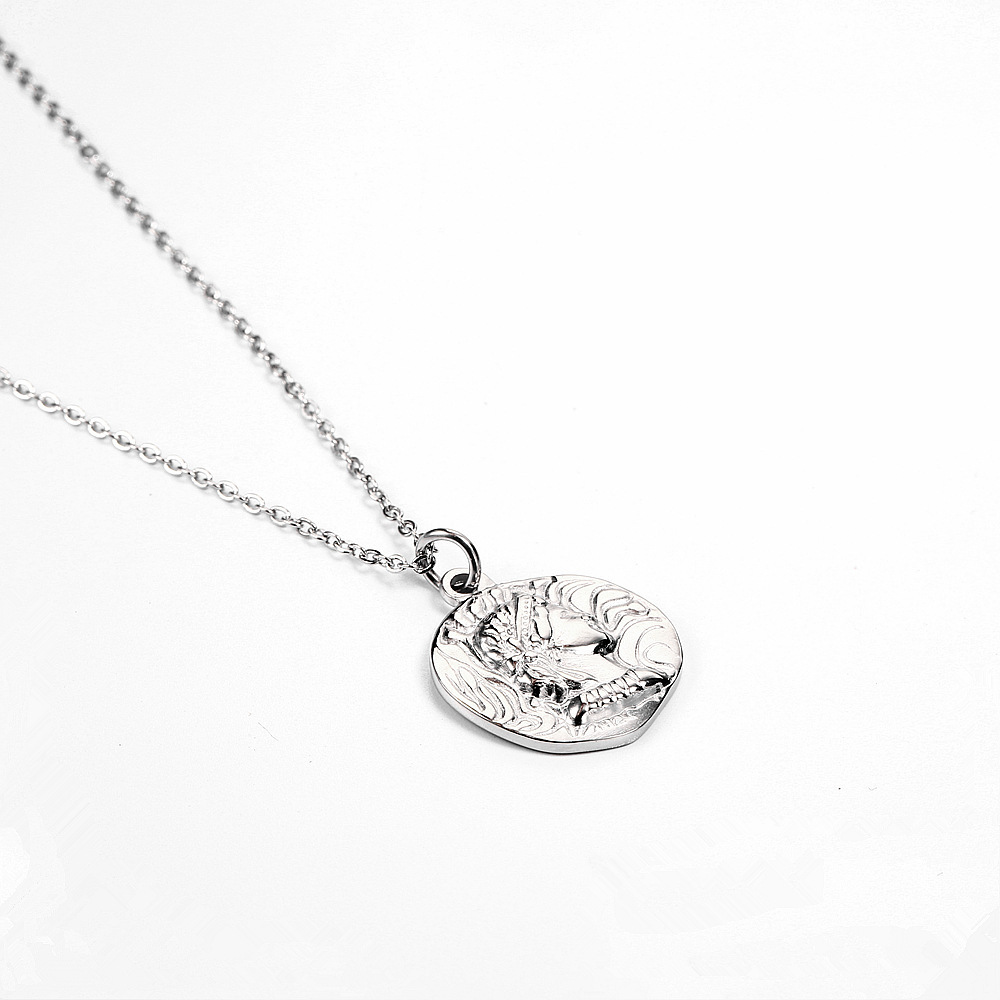 Chaîne de Portrait de la reine - Coin Necklace Delicate avis et prix