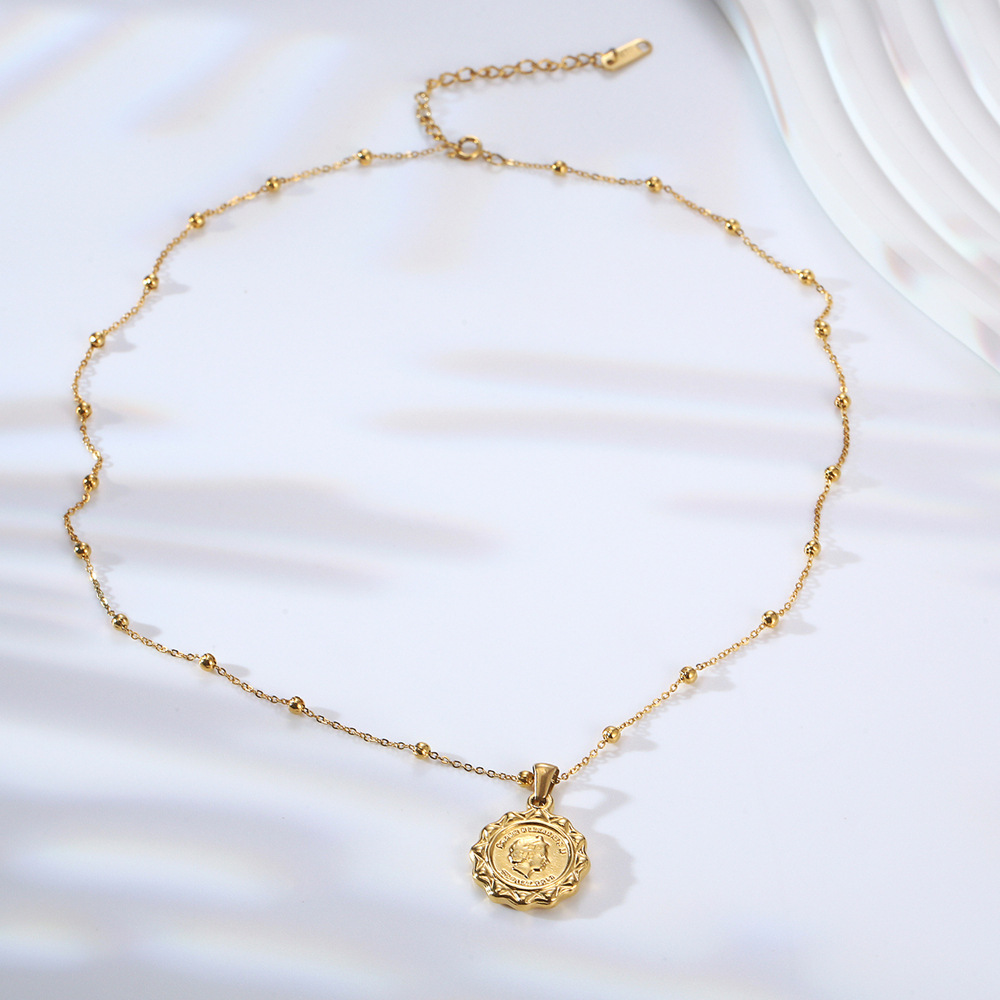Collier pendentif rond en acie - Coin Necklace Delicate avis et prix