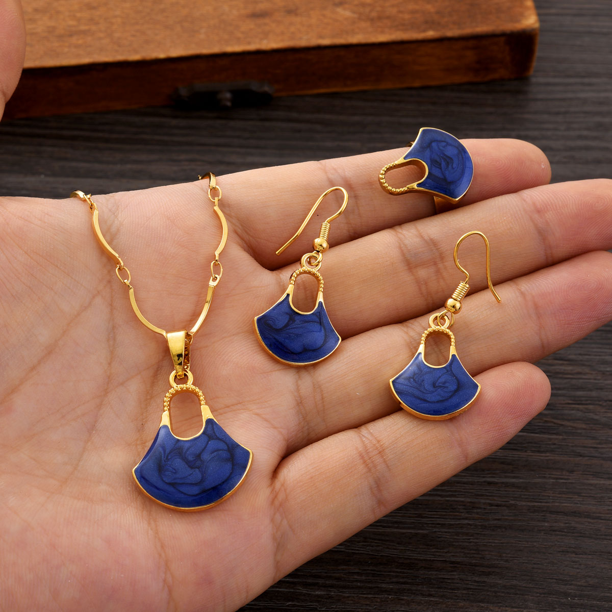 Ensemble de bijoux couleur or  - Women Accessories Png avis et prix